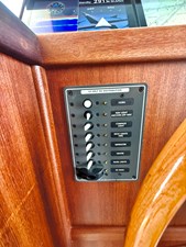 2006 American Tug 41: 12V Switch Panel at Dash