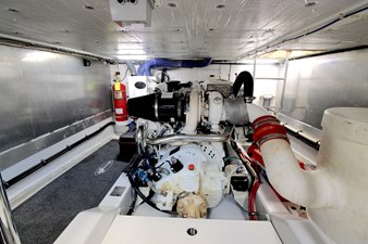 2006 American Tug 41: Engine