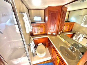 2006 American Tug 41: Master Head