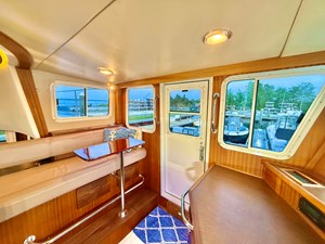 2006 American Tug 41: Pilothouse Port