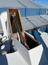 2006 American Tug 41: Push-button Articulating Mast