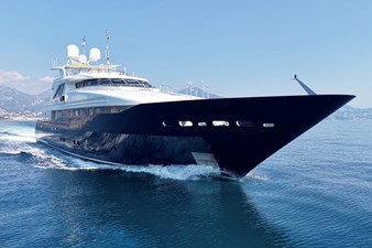 This impressive bow line assures a dry deck