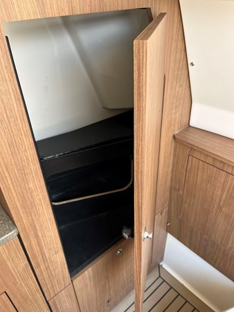 2015 Boston Whaler 350 Outrage