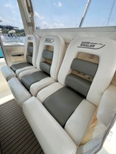 2015 Boston Whaler 350 Outrage