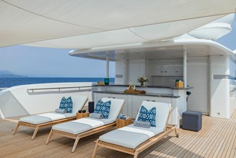 Sun deck with bar