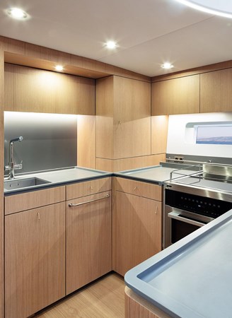 YYachts-Y7-Interior_5-min