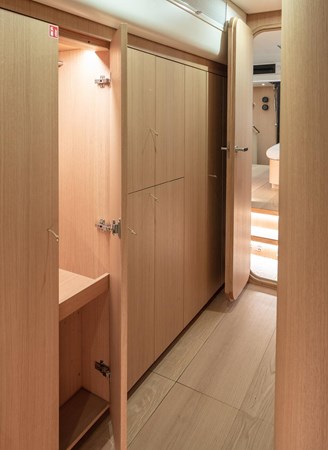 YYachts-Y7-Interior_9-min