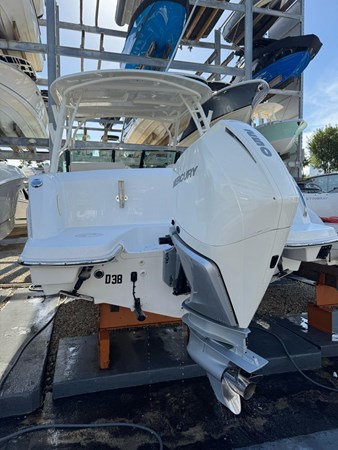 2020 Boston Whaler 230 Vantage