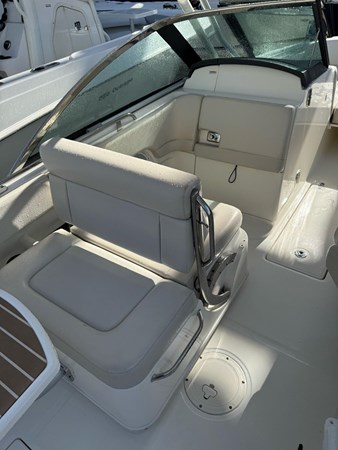 2020 Boston Whaler 230 Vantage