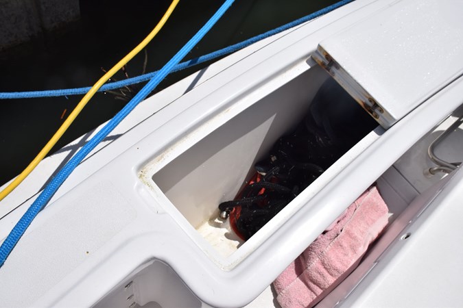 Transom livewell or cooler