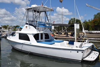 Bertram Flybridge Cruiser - Updated