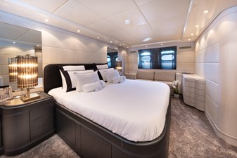 LAUREN V-MASTER CABIN 2