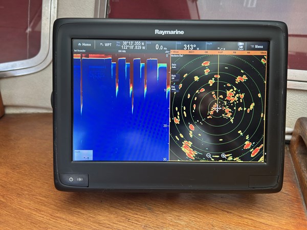 RAYMARINE CHART PLOTTER/RADAR/FISHFINDER