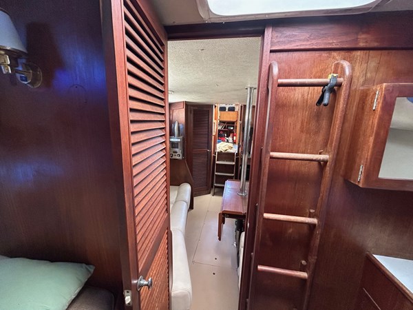FORWARD CABIN LOOKING AFT