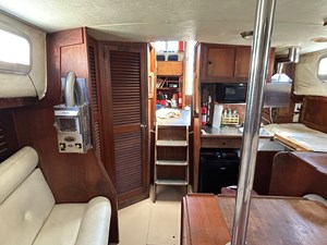 SALON LOOKING AFT