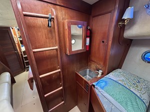 FORWARD CABIN VANITY