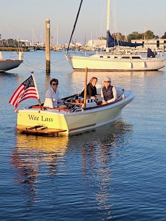 WEE LASS Starboard Quarter in Water