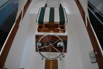 Center Helm on Engine Box