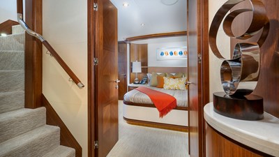 Lower Foyer | Primary Stateroom