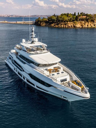 Majesty Yacht 120 (BEAUTY)