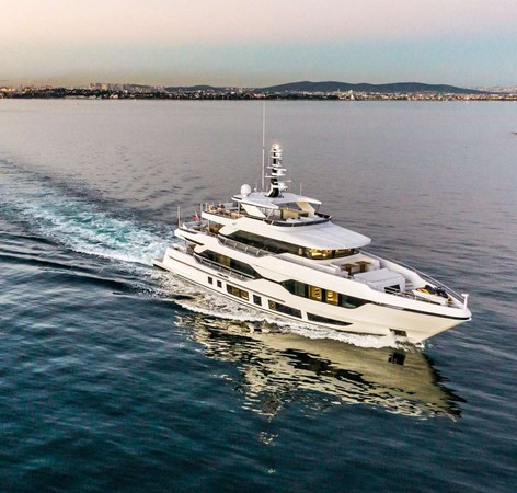 Majesty Yacht 120 (BEAUTY)
