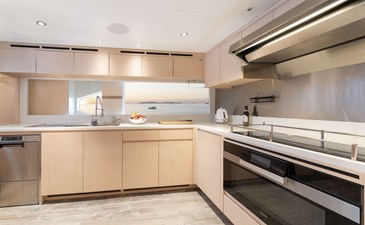 Majesty Yacht 120 (BEAUTY)