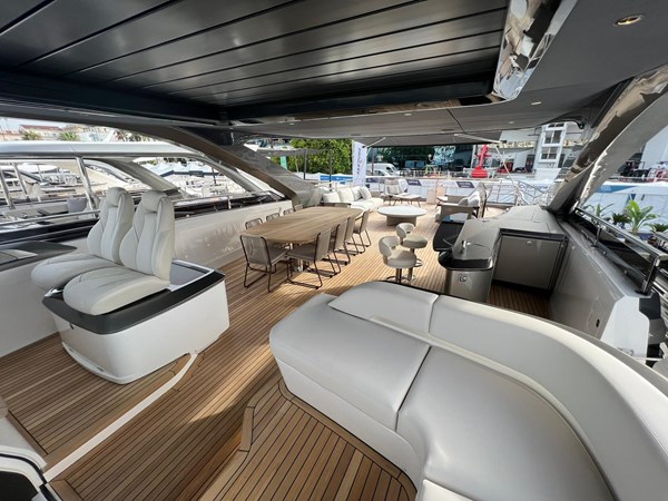 Princess Y95 Flybridge
