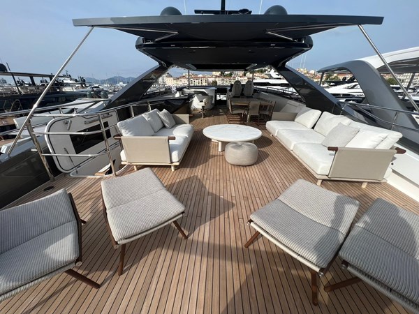 Princess Y95 Flybridge