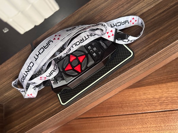 Yacht Controller Maximus