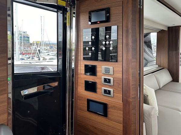 Main switches in addition to Böning