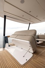Magellano 60 Cocpit Couch