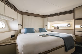 Magellano 60 VIP Cabin