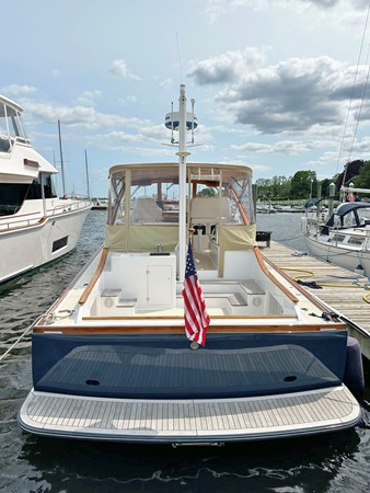 TARA JEANNE, 2000 Morris Wolf Class 44: Transom