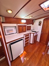 TARA JEANNE, 2000 Morris Wolf Class 44: Galley