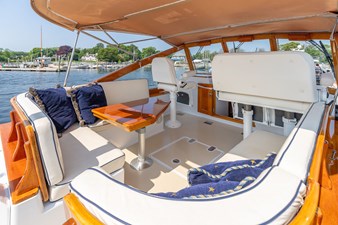 TARA JEANNE, 2000 Morris Wolf Class 44: Bridge Deck from Stbd Aft Corner