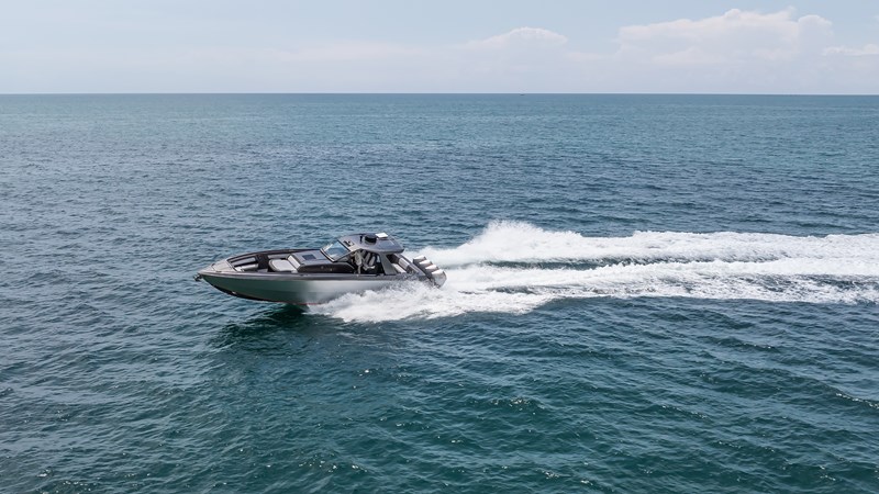 2025 Cigarette 42 Auroris