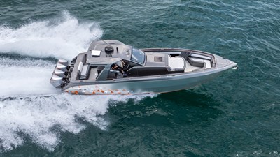 2025 Cigarette 42 Auroris