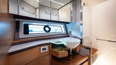 2024 Tiara Yachts 48 LE