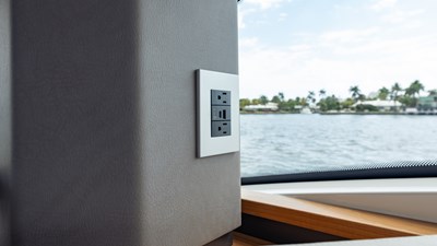 2024 Tiara Yachts 48 LE