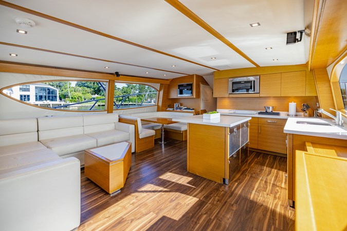 Salon, Galley, DInette