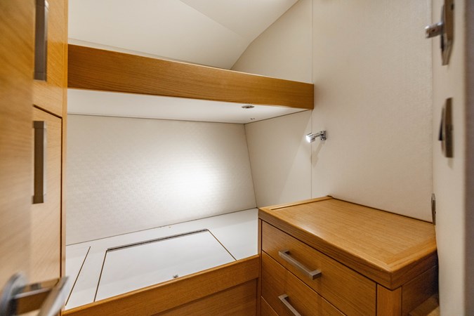 Port Forward Guest Stateroom w/ Bunks