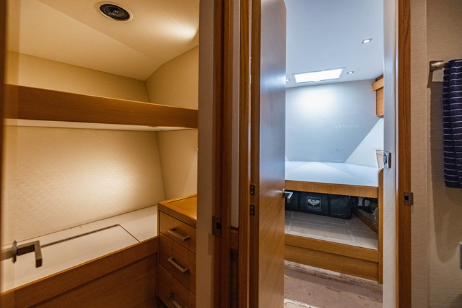 Port Forward Guest Stateroom w/ Bunks