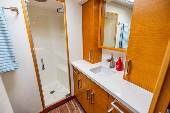 Master En-Suite Head