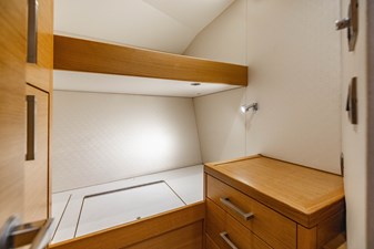 Port Forward Guest Stateroom w/ Bunks