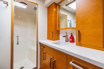 Master En-Suite Head