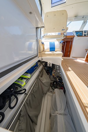 Port Settee Storage Compartment