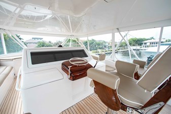 Flybridge 8