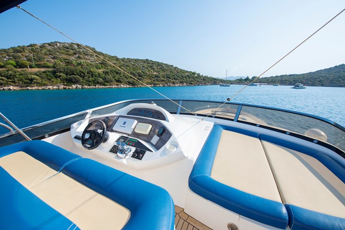 Sunseeker 82Y Basya Nicoli Sundeck