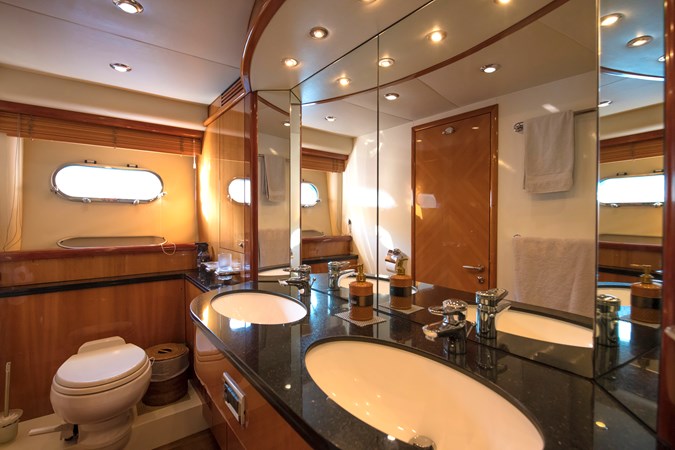 Sunseeker 82Y Basya Nicoli Ensuite