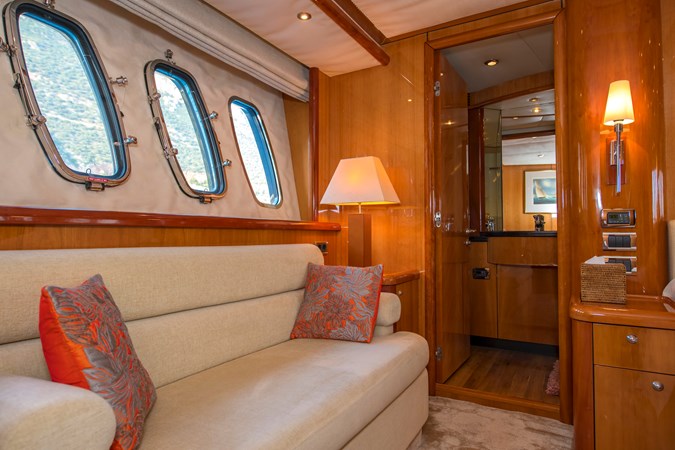 Sunseeker 82Y Basya Nicoli Master Cabin